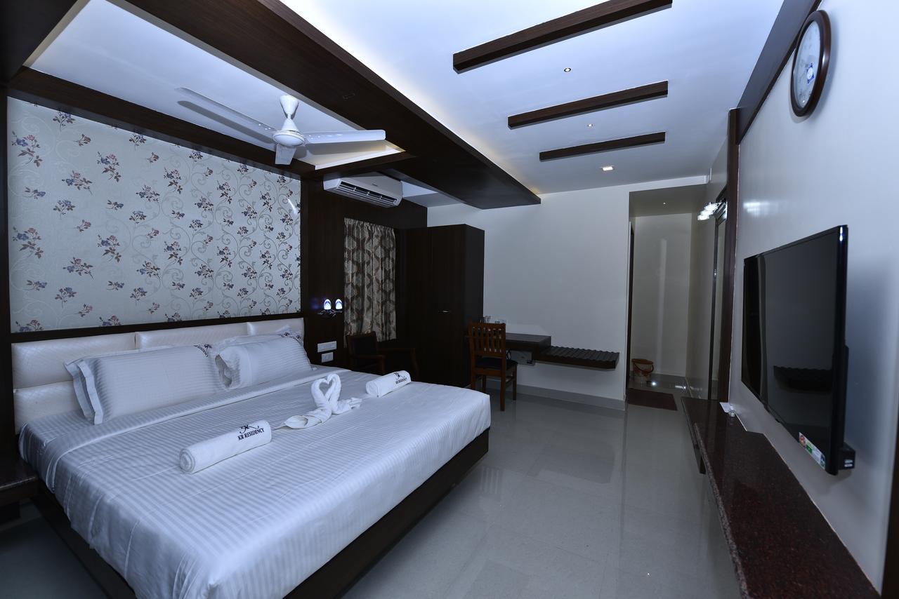 Kr Residency Hotel Kānādukāttān Kültér fotó