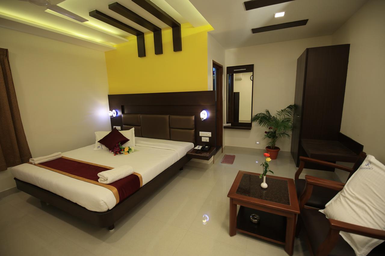 Kr Residency Hotel Kānādukāttān Kültér fotó