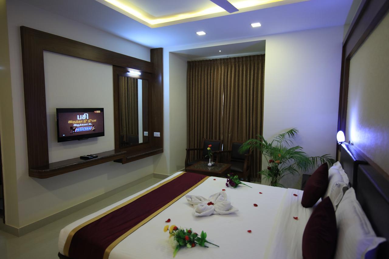 Kr Residency Hotel Kānādukāttān Kültér fotó